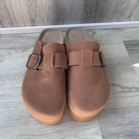 Cushionaire Platform Clogs Women’s 9 Camel Footbed Neutral Minimalist Fall New - Picture 3 of 10